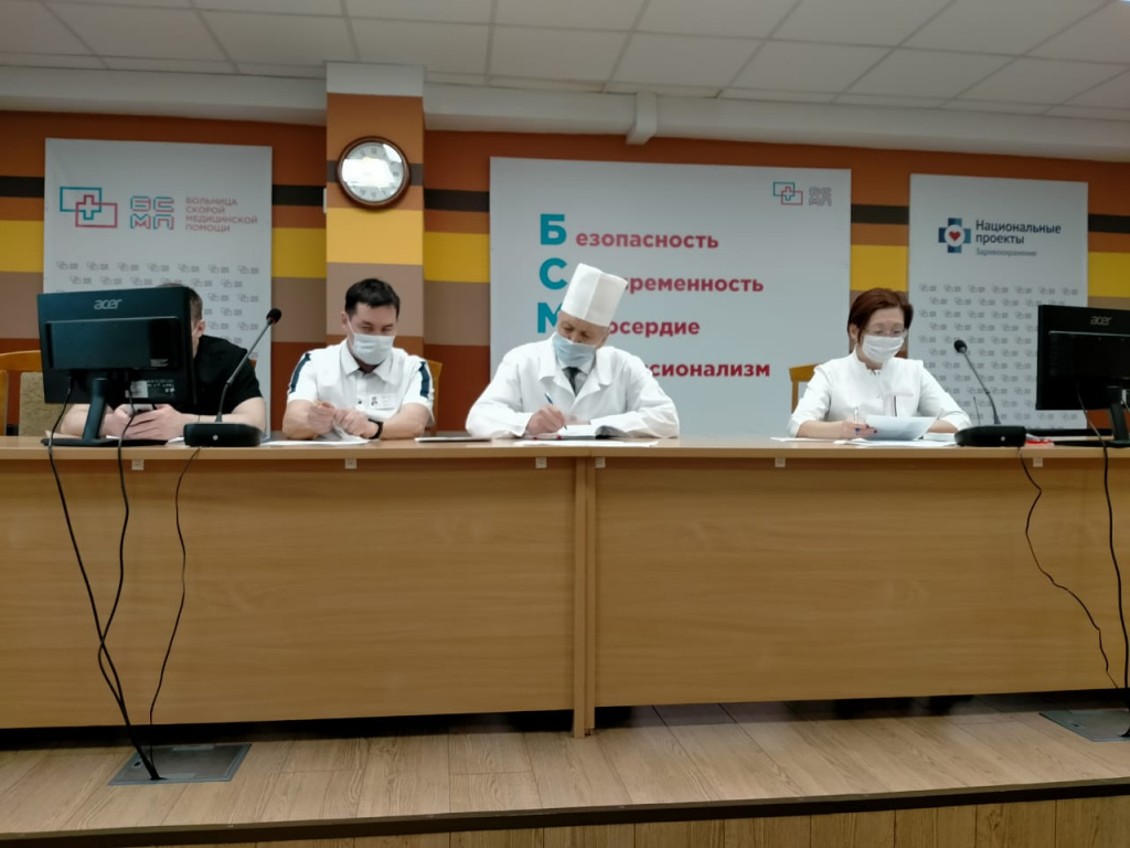 Утренняя врачебная конференция (2).jpg