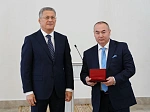 Врачам БГМУ вручили государственные награды