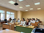 Кафедра иностранных языков провела конкурс в формате spelling bee по латинскому языку среди первокурсников