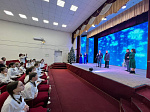 «Мы должны воспитать лучшую молодежь для нашей страны»: ректор БГМУ поздравил с Новым годом воспитанниц спецучилища Ишимбая