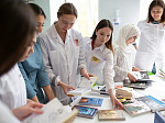 Пациентам Института урологии и клинической онкологии БГМУ передали книги 